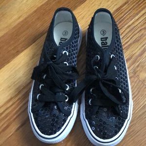 Sequence sneakers size 3 youth